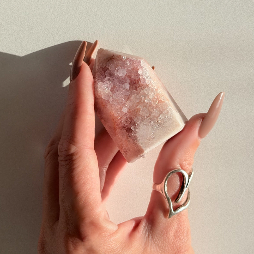 Pink Amethyst Point | 88g | 6x3.5cm