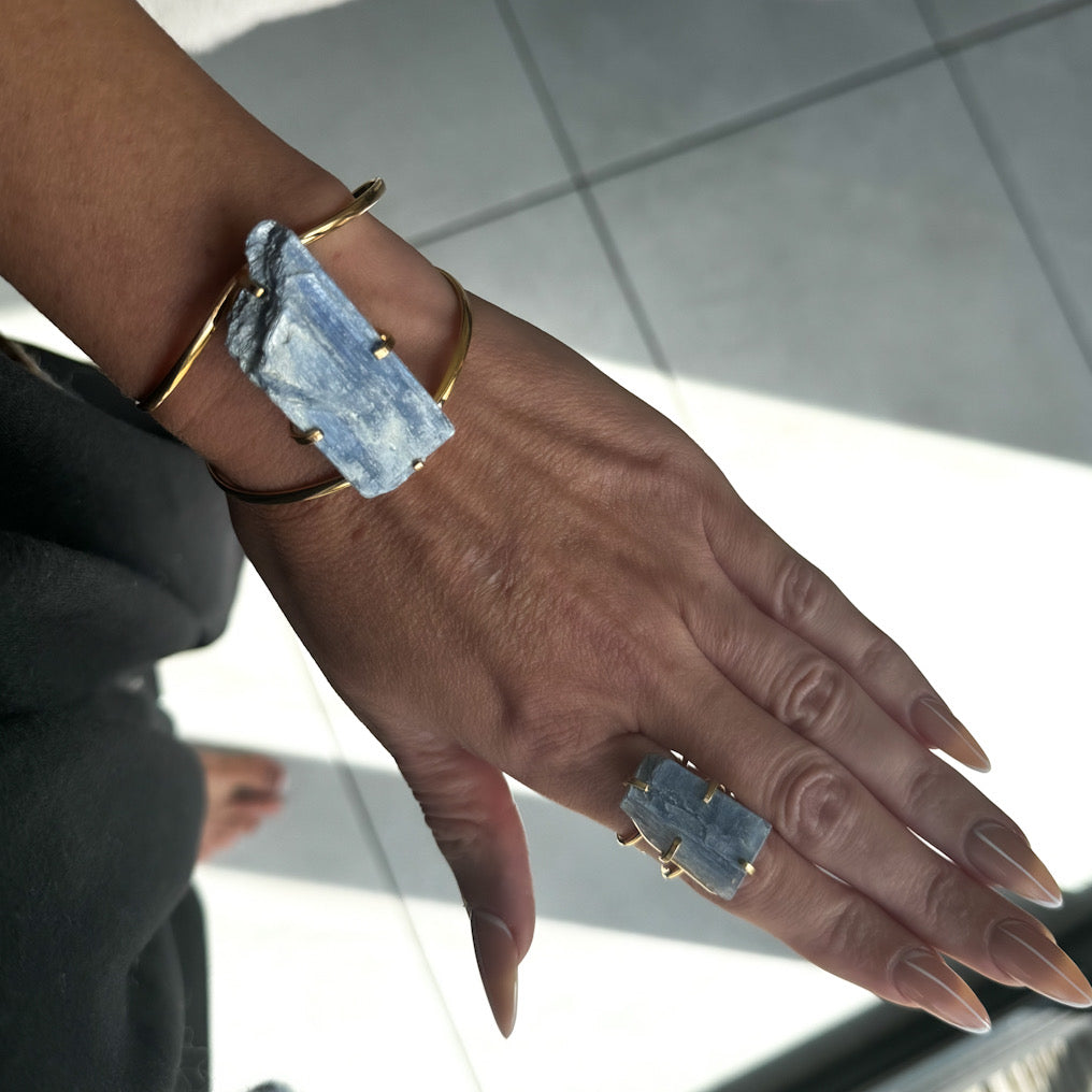 MINERAL LOOP CLEARLINE Kyanite Ring