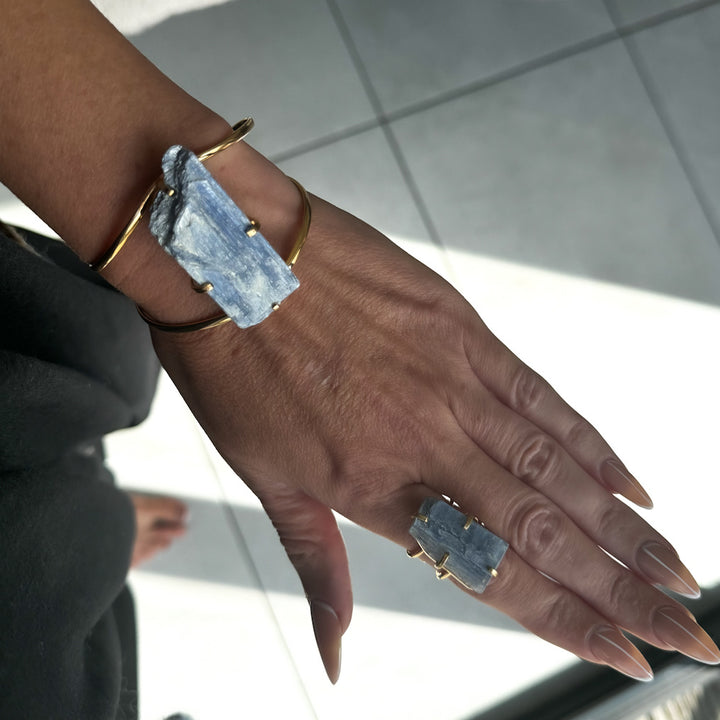 MINERAL LOOP CLEARLINE Kyanite Ring