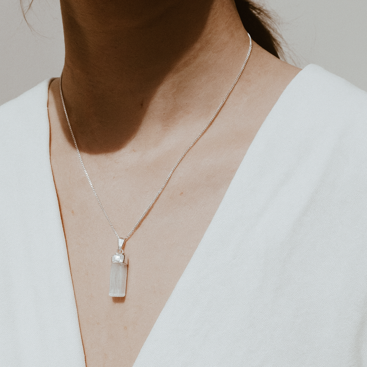 EARTH’S ELEMENT CIRCUIT CLEANER Selenite Pendant