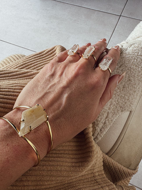 SIGNAL BAND Lemurian Point Ring