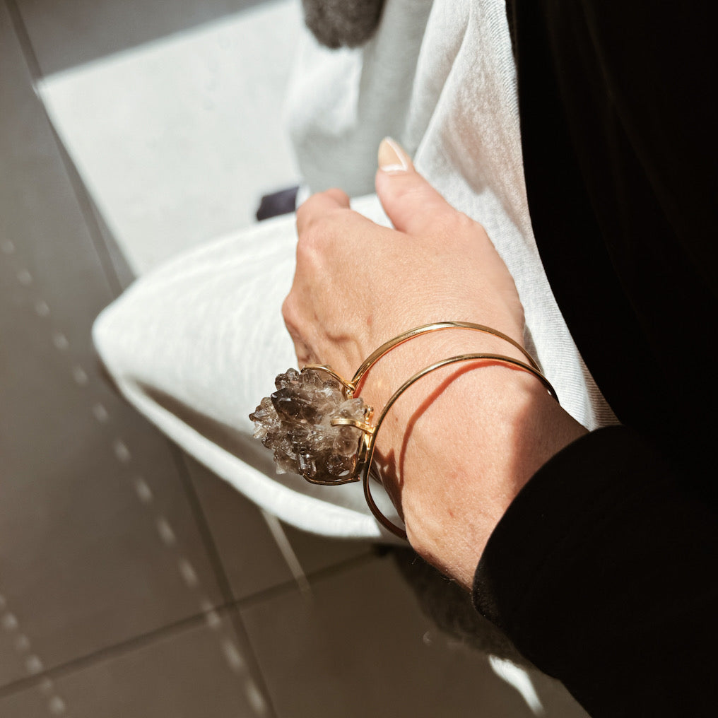 MINERAL CURRENT GROUND RULE Smokey Cluster Quartz Bracelet