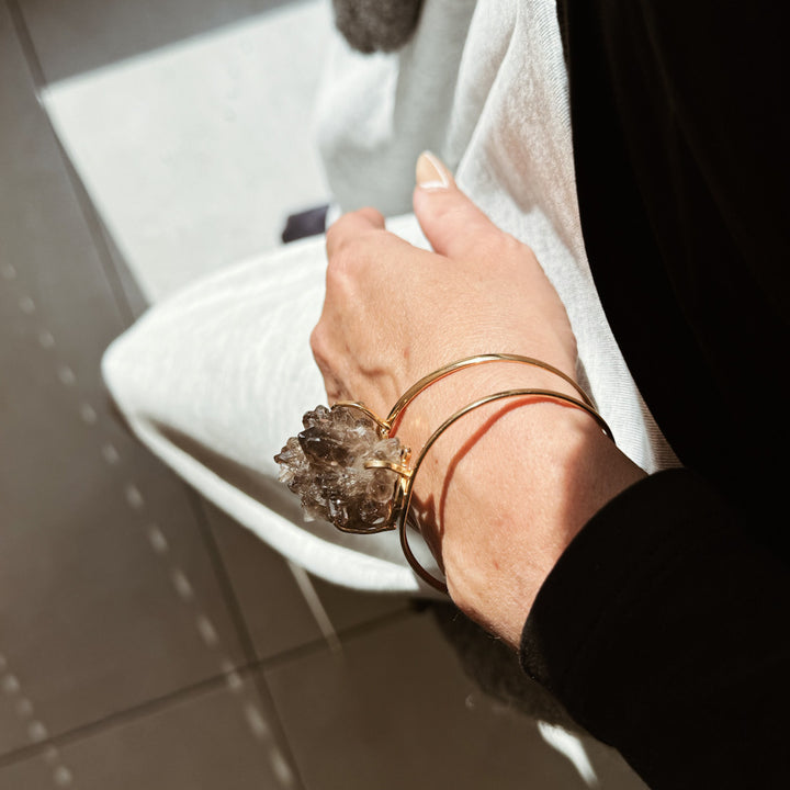 MINERAL CURRENT GROUND RULE Smokey Cluster Quartz Bracelet