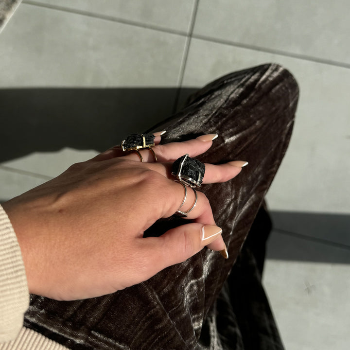 MINERAL LOOP FORCE FIELD Black Tourmaline Ring