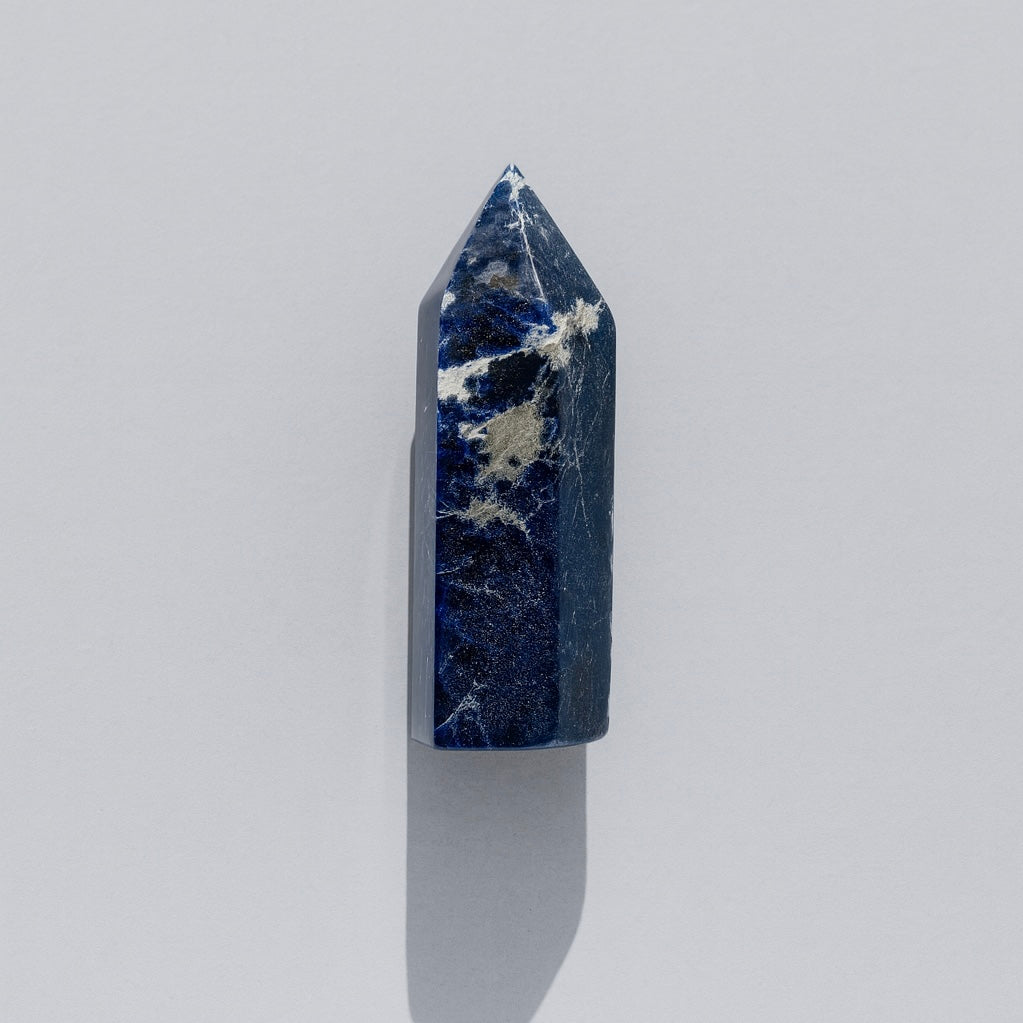 EARTH’S POINT Sodalite — Truth Seeker → Clarity, Communication, Confidence