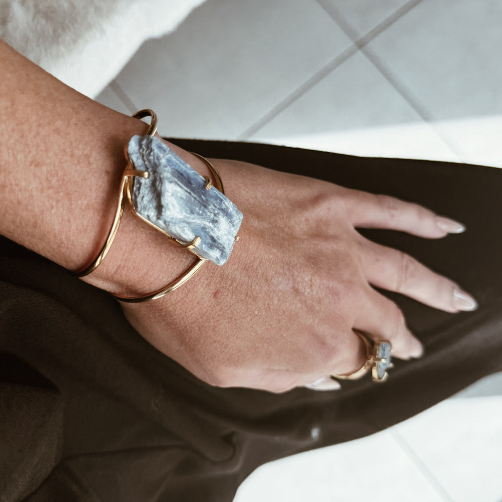 MINERAL CURRENT CLEARLINE Kyanite Bracelet