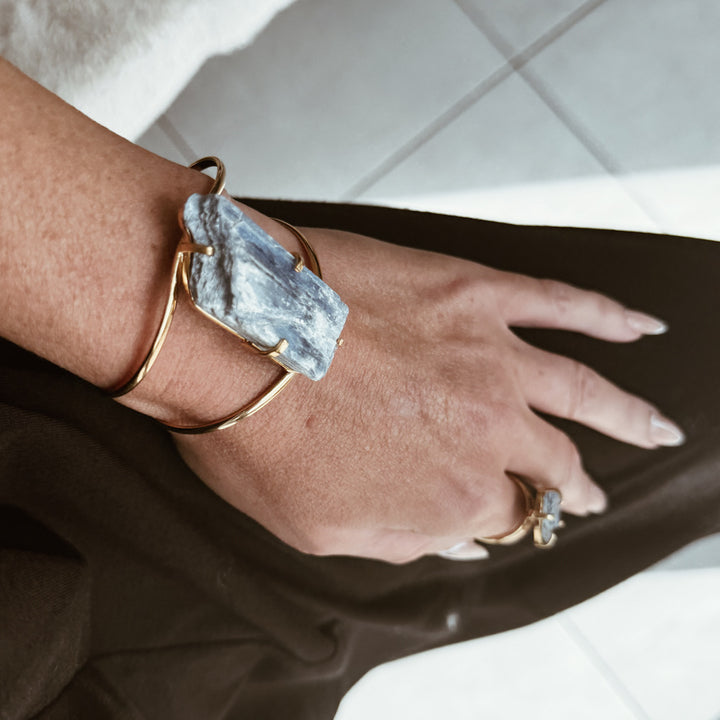 MINERAL CURRENT CLEARLINE Kyanite Bracelet