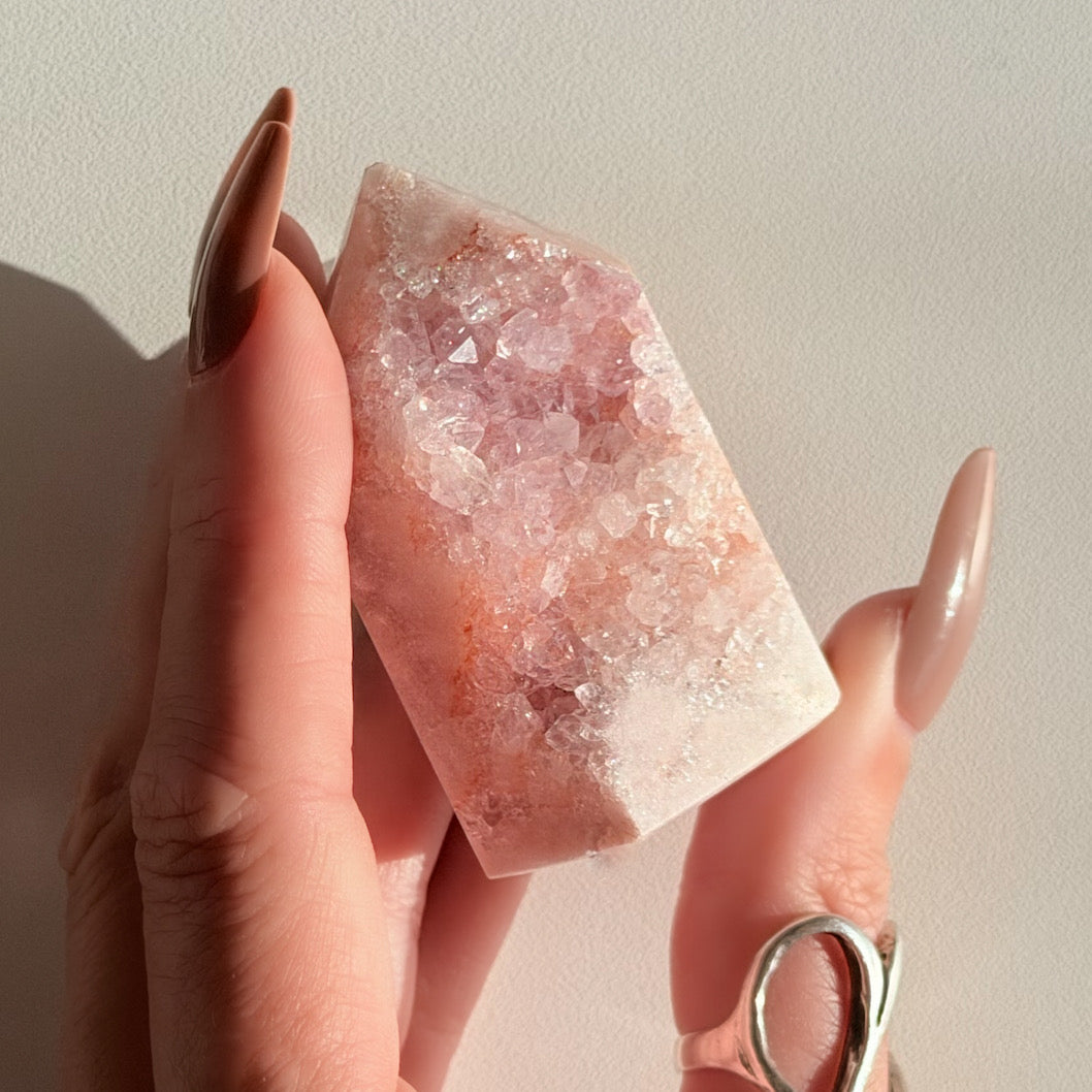 Pink Amethyst Point | 88g | 6x3.5cm
