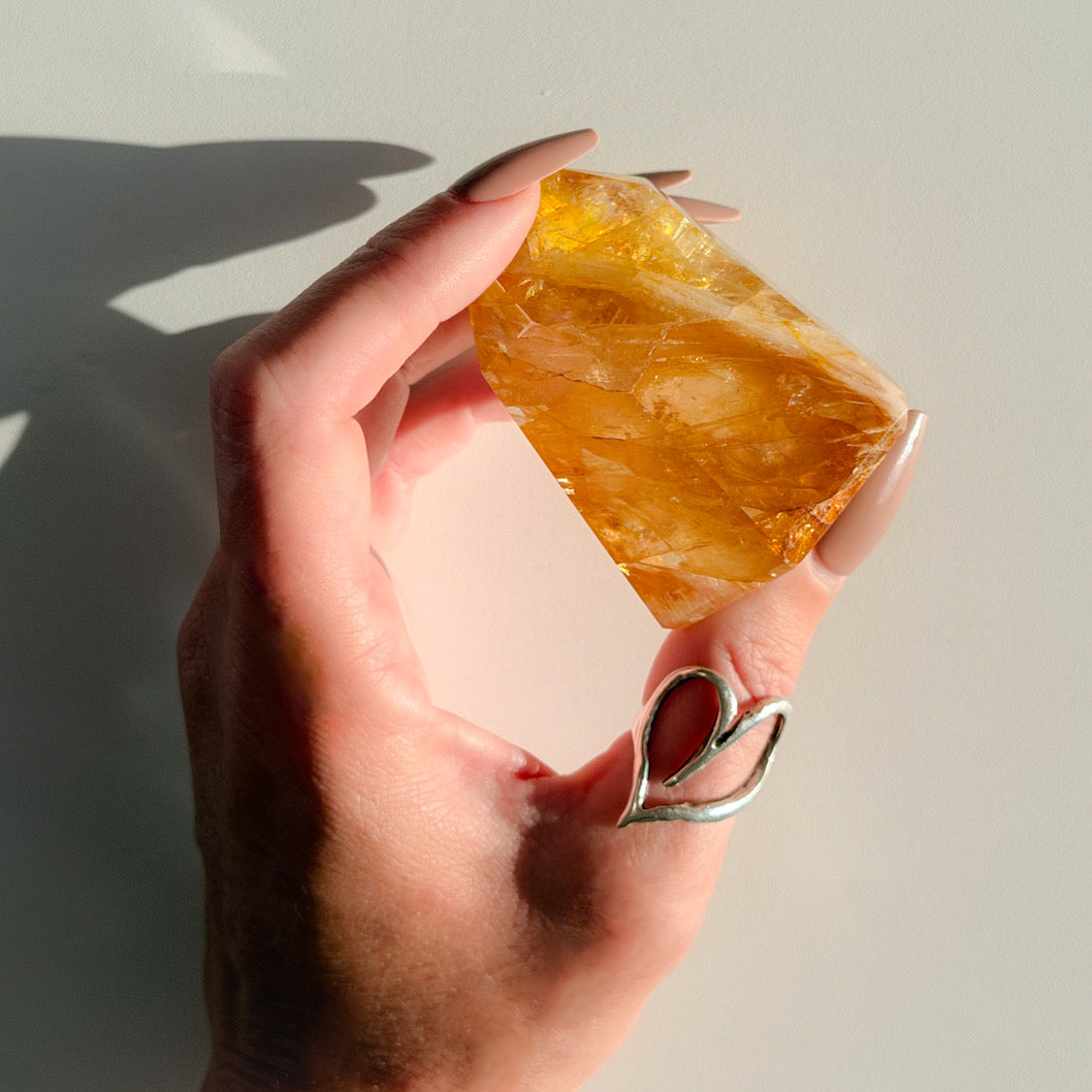 Golden Healer Freeform Point | 154g 7.5x4.5cm