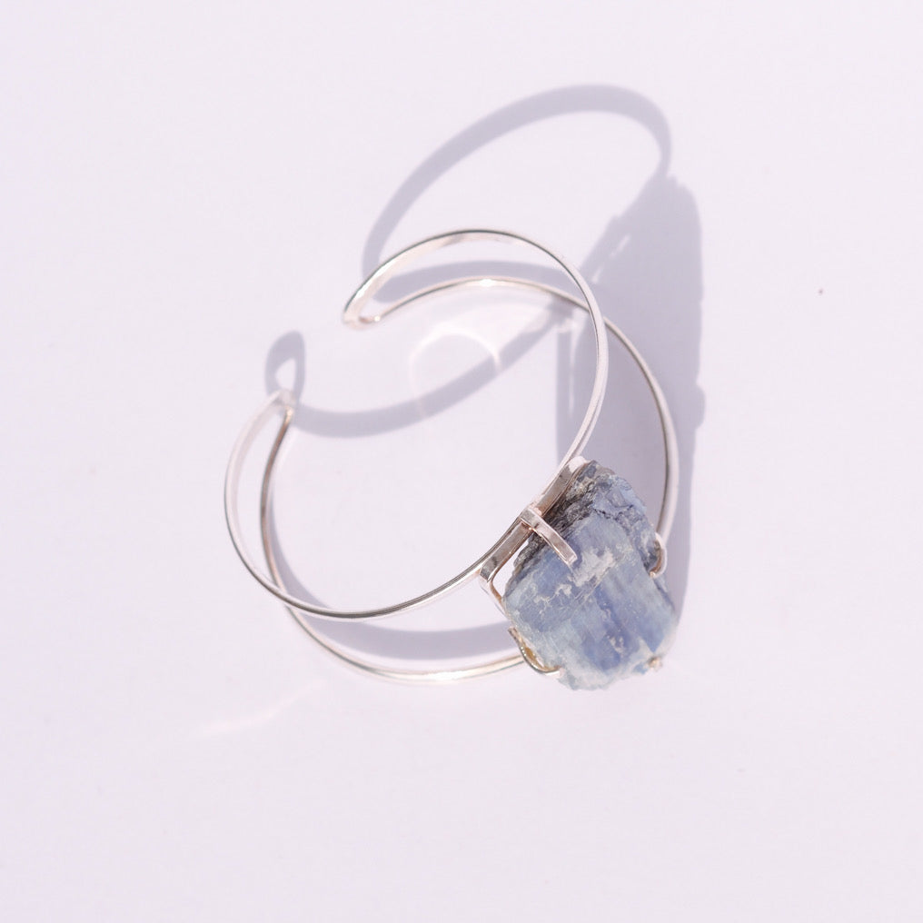 MINERAL CURRENT CLEARLINE Kyanite Bracelet