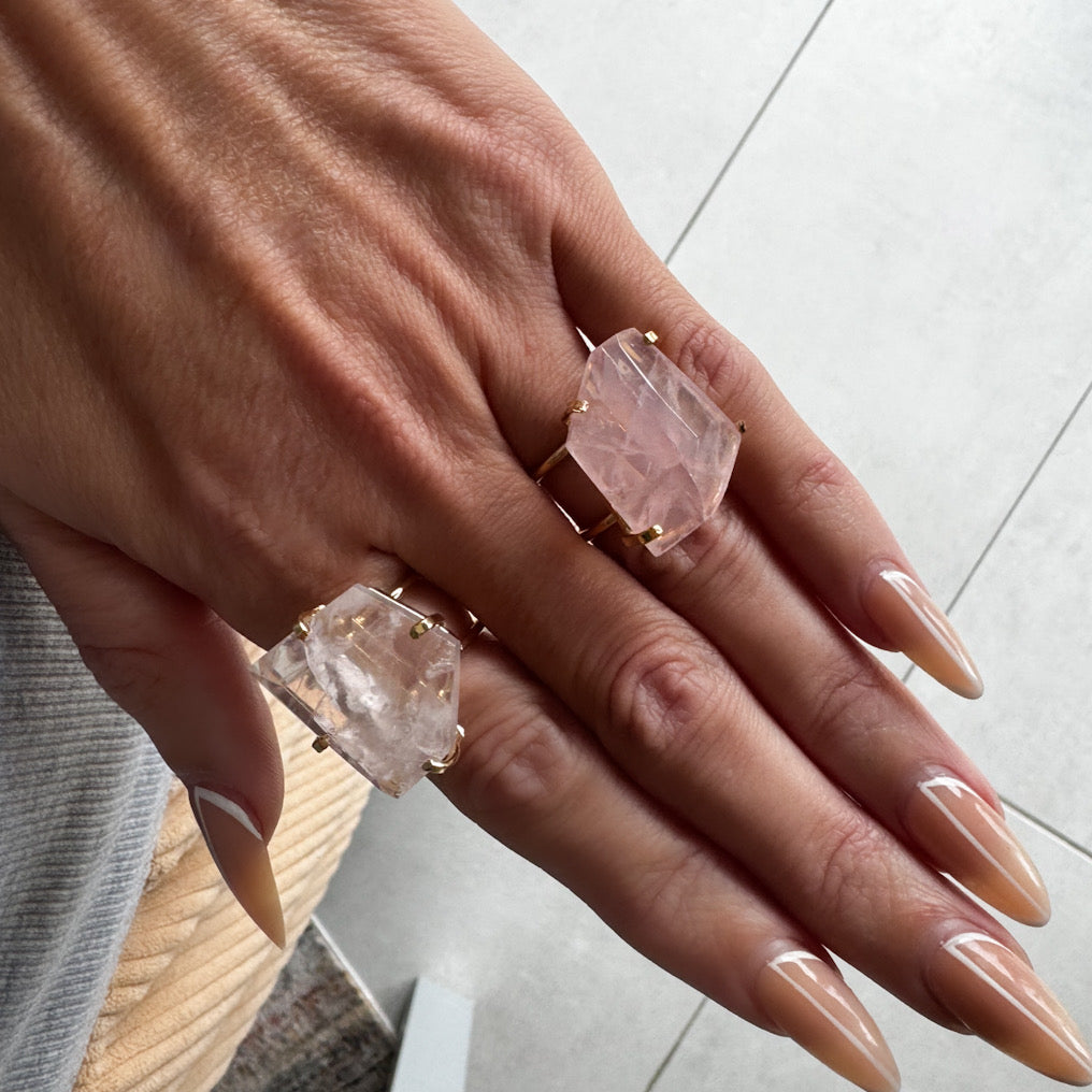 MINERAL LOOP COMPASSION CODE Rose Quartz Ring