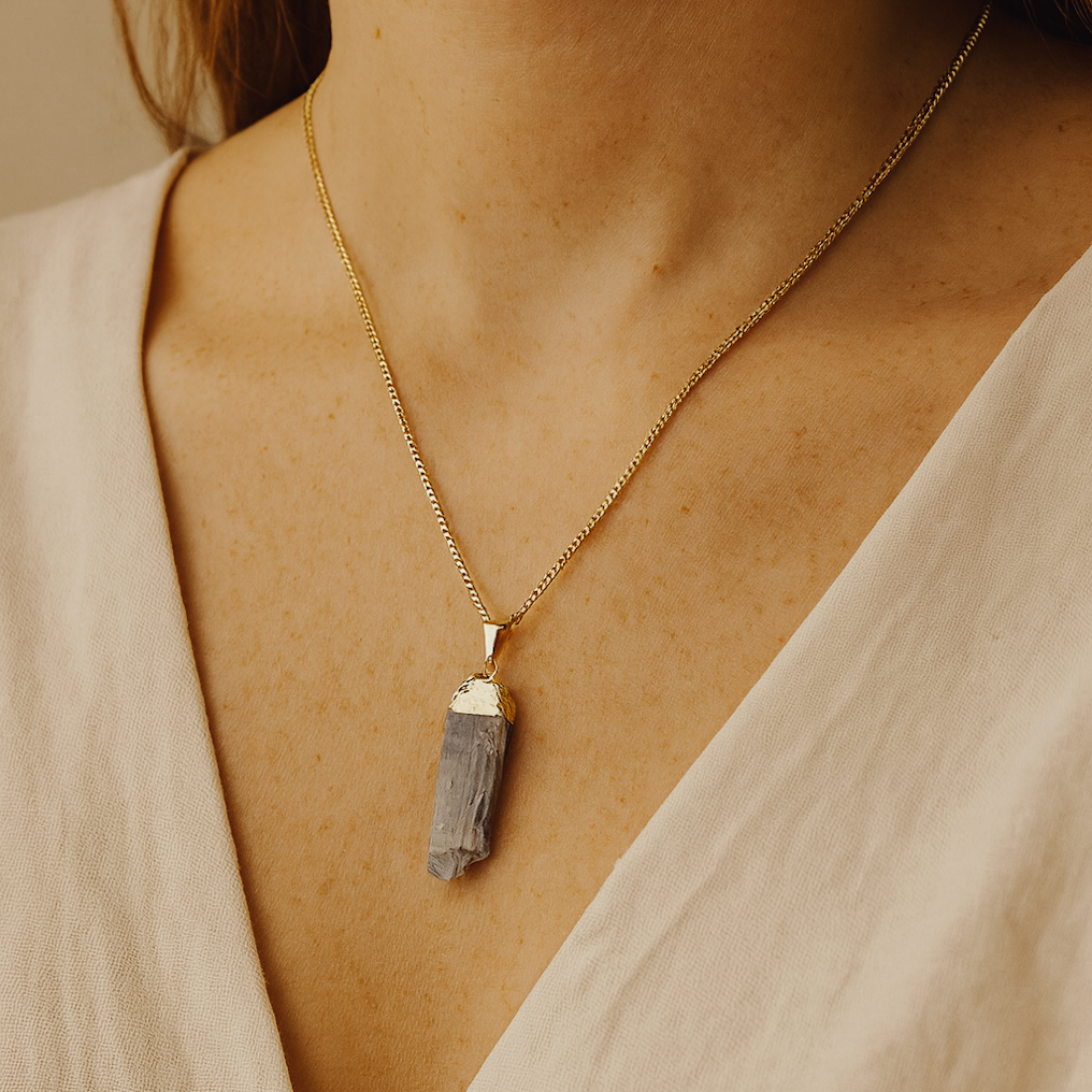EARTH’S ELEMENT CLEARLINE Kyanite Pendant Necklace