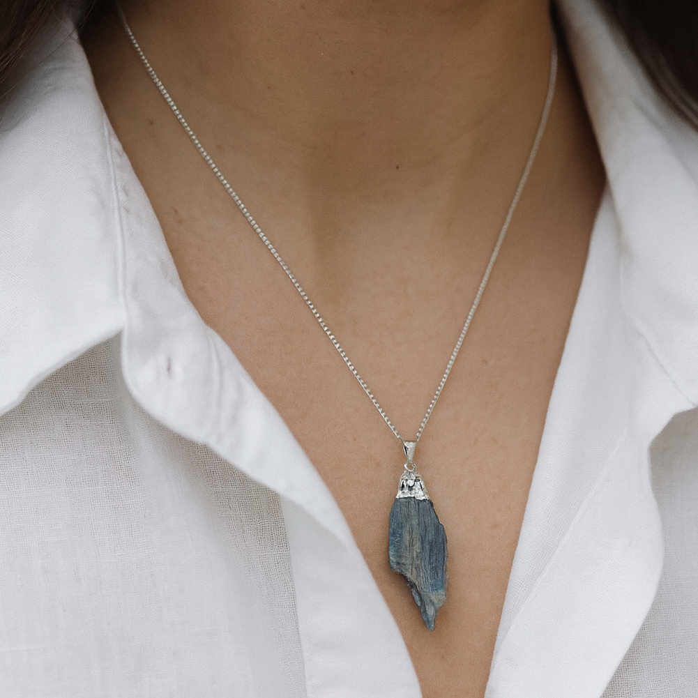 EARTH’S ELEMENT CLEARLINE Kyanite Pendant Necklace
