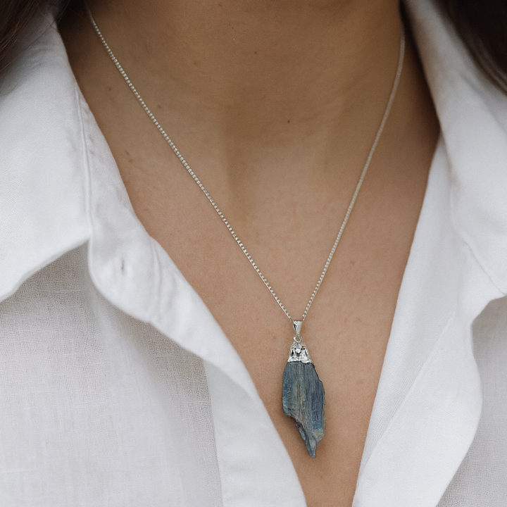 EARTH’S ELEMENT CLEARLINE Kyanite Pendant Necklace