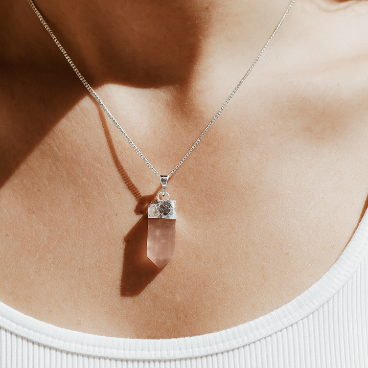 EARTH’S ELEMENT EASE POINT Lithium Pendant Necklace