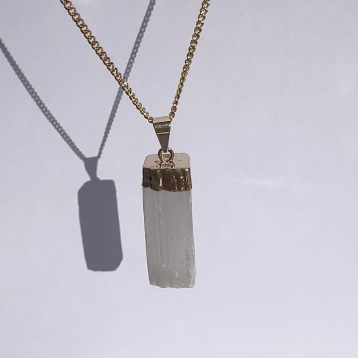 EARTH’S ELEMENT CIRCUIT CLEANER Selenite Pendant